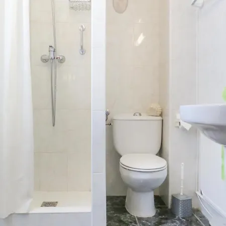 2 Bedroom Stunning In Apartamento Torrevieja